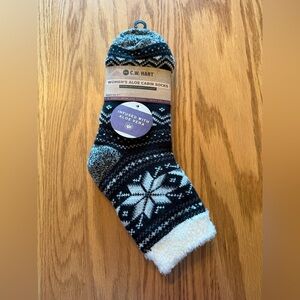 C.W. Hart Women's Aloe Infused Cabin Socks